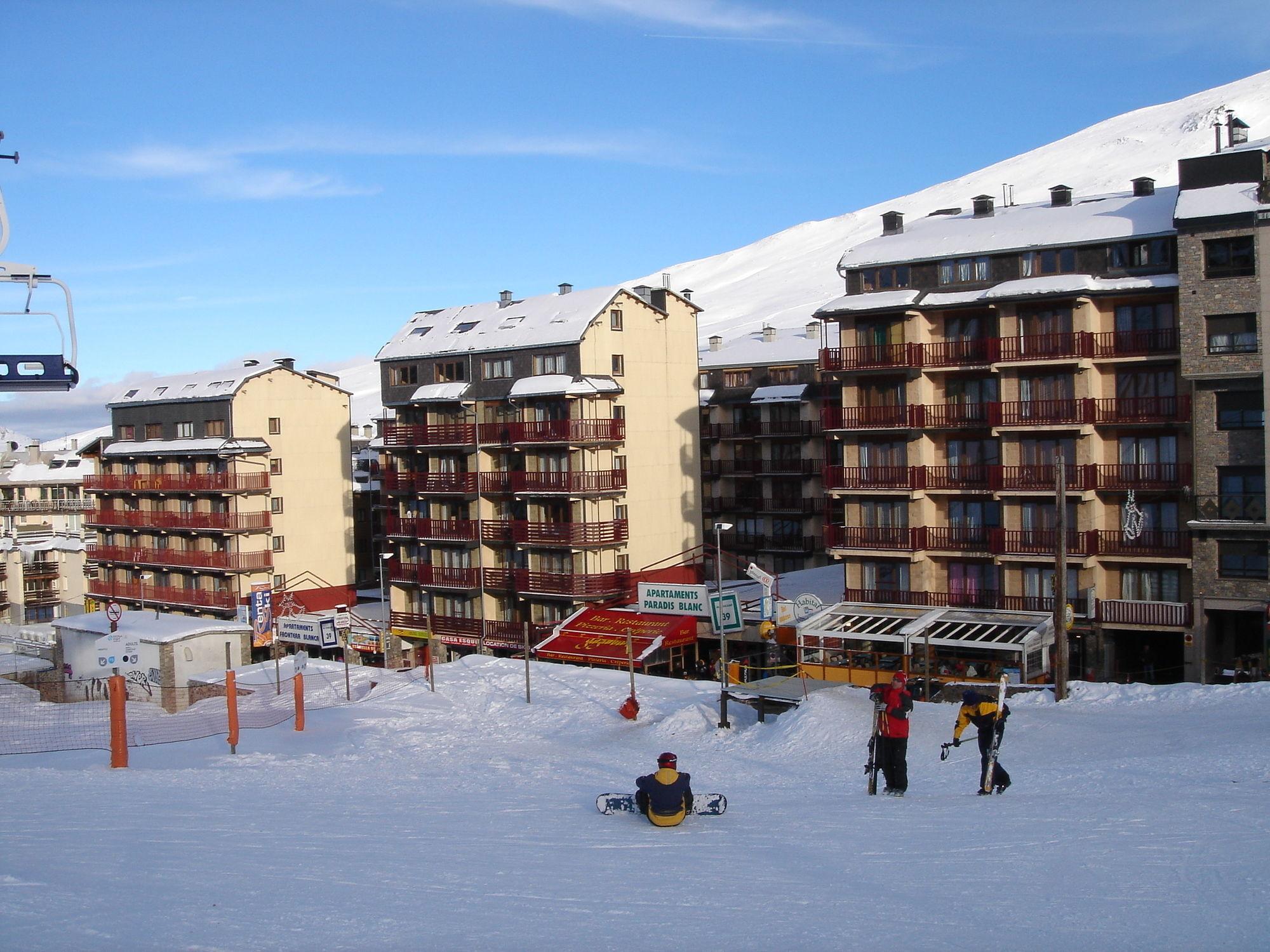 Apartamentos Paradis Blanc 3000 Pas De La Casa Dış mekan fotoğraf